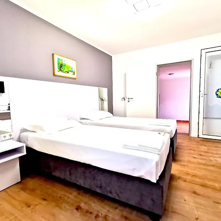 Home Inn Hotel-2