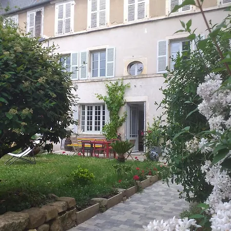 La Cour du Château-3
