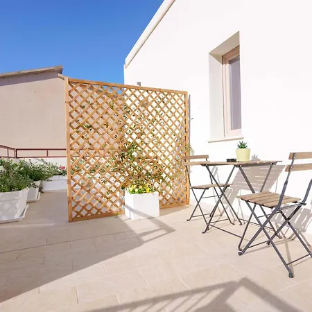 Guest House Deidda - Ts Rooms B&B-3