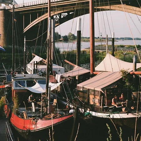 Boat 'Opoe Sientje'-3