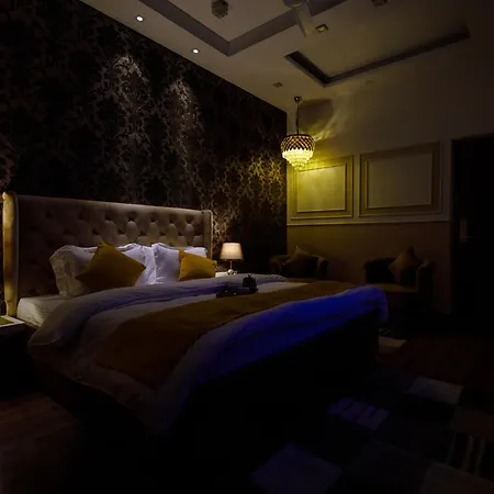 Victorian Elegance Luxury Stays-3