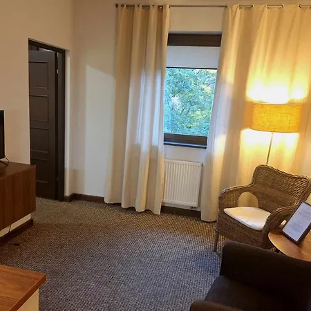 B & B Tomula-2