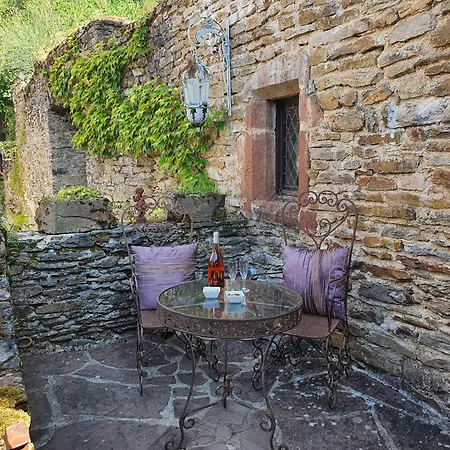 Chambre D'Hotes Au Chateau De Belcastel-3