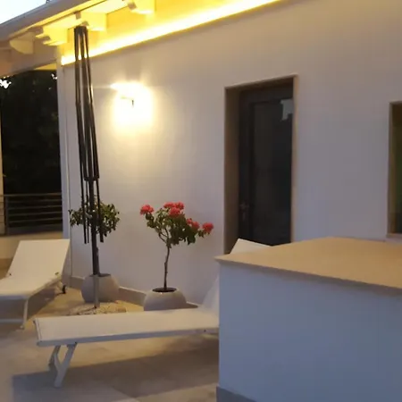 B&B DEL CORSO - Foggia - AMBIENTE SANIFICATO CON GENERATORE DI OZONO E LAMPADE GERMICIDA AD OZONO PER LA DISINFEZIONE DI ARIA E AMBIENTI - Parcheggio Custudito a pagamento - Netlifix TV-2