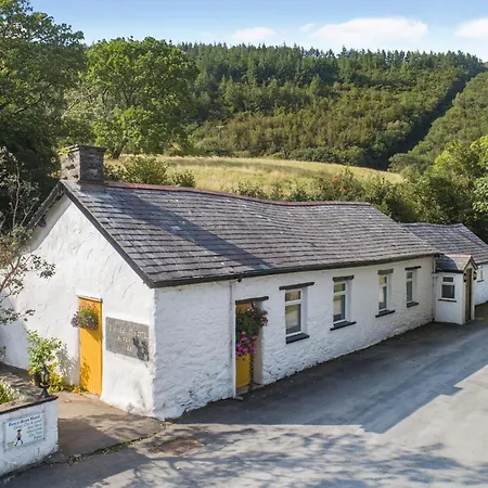 Pen-Y-Bont Hotel-3