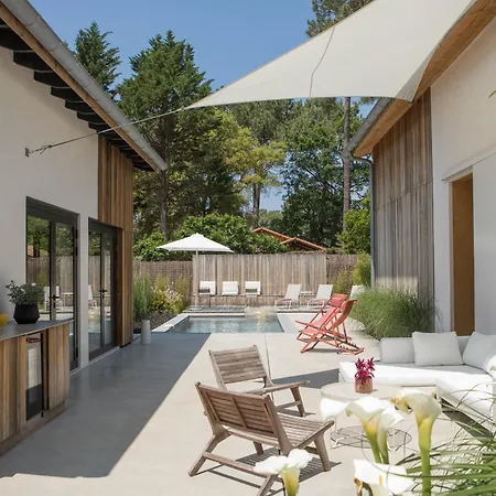 Salty Woods Lodge, Ocean Boutique B&B-3