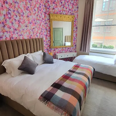The Griffin Belle Hotel Vauxhall-3