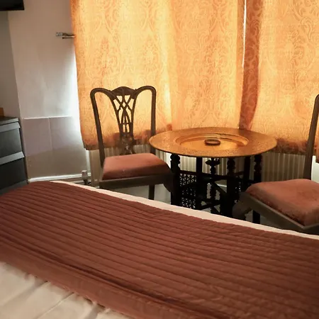 Brighton Inn Boutique Guest Accommodation-3