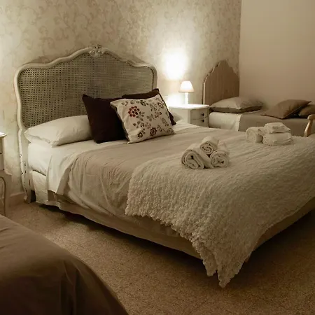Palazzo Alessandrini Guest House-3