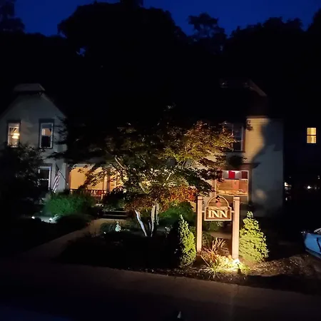 Twin Oaks Inn-2