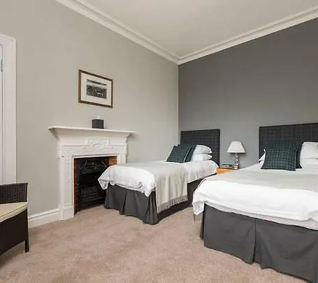 Golf Lodge Bed & Breakfast-2