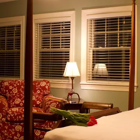 Carisbrooke Inn Bed & Breakfast-2