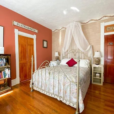 Magnolia House Inn-3