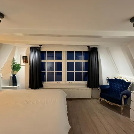 Nine Streets Inn-3