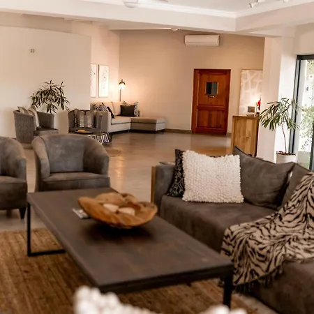 Little Kubu Lodge-3