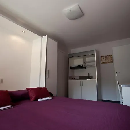 Heart Of Rome Rooms-3