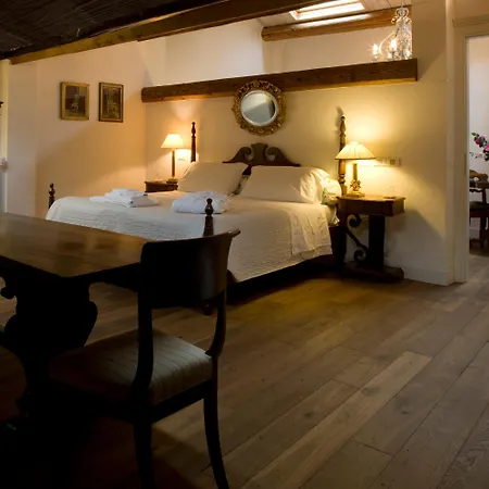 M Club De Luxe B&B-3