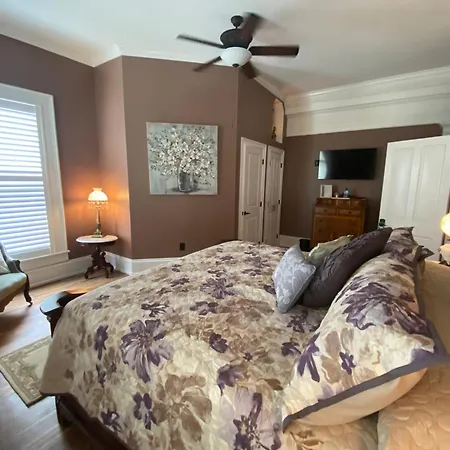 Belle Louise Historic Bed & Breakfast-3
