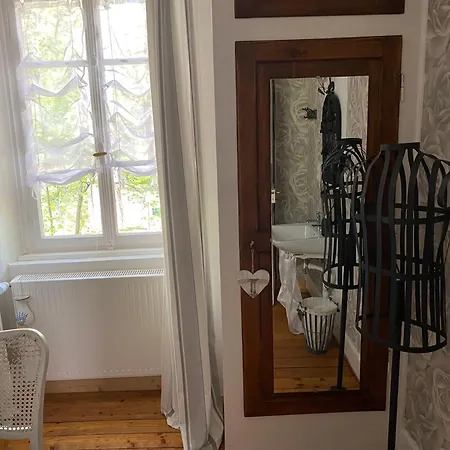 Les Iris Chambres D'Hote-2