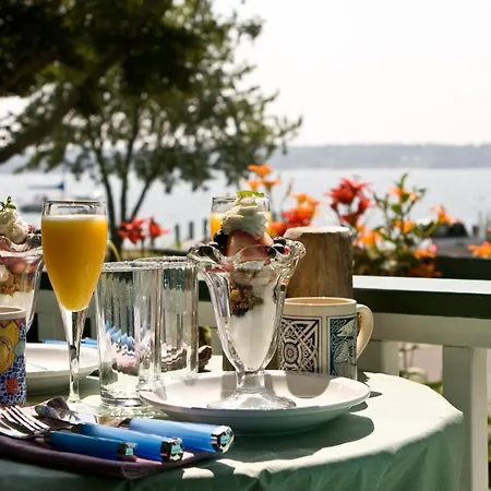 The Stirling House Waterfront Inn Greenport-3