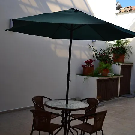 Hostal Casa De Lidice-3