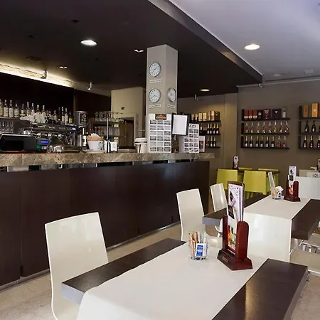 Zara Rooms & Suites-2