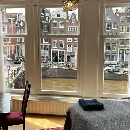Canal View B&B Amsterdam-2