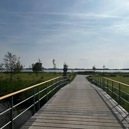 Casa aan de Plas, B&B met hottub en jacuzzi-3