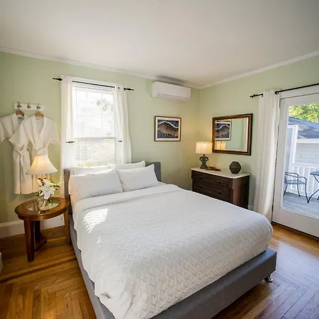 Lindenwood Inn-2