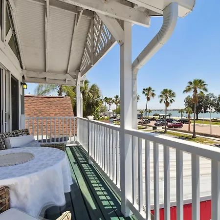 Sea Breeze Manor Inn-3