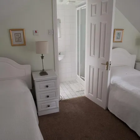 Griffin Lodge Guesthouse-3