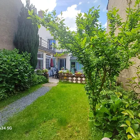 Maison Violette En Berry - Chambres D'Hotes Vintage Face Au Marche D'Aigurande-3
