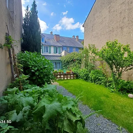 Maison Violette En Berry - Chambres D'Hotes Vintage Face Au Marche D'Aigurande-2