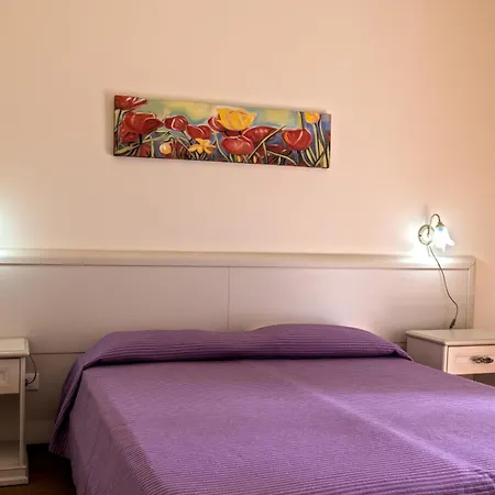 Aura Solis B&B-2