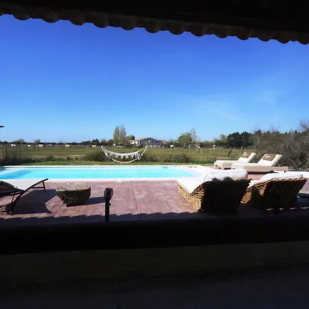 Mas Lou Caloun - Chambre d'Hôte face à la piscine en Camargue - Les Saintes Maries de la Mer-2