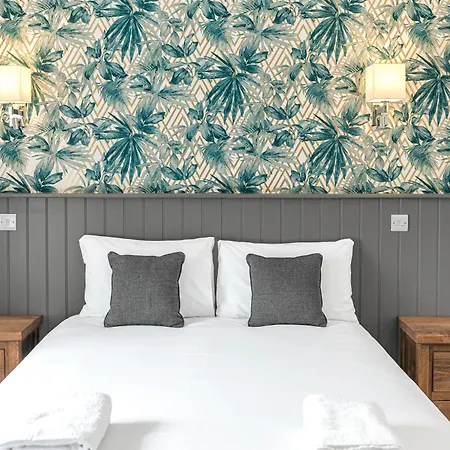 The Redwell Country Inn-2