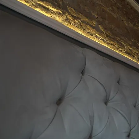 Rhome Luxury Suite-2
