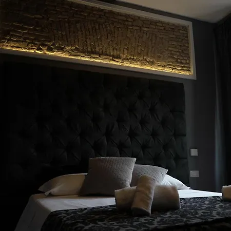 Rhome Luxury Suite-3
