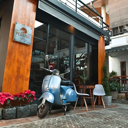Gordnuea Boutique House-3
