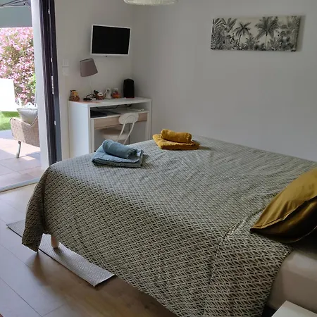 Du Côté de Chez Paule, chambre avec entrée indépendante et salle d'eau privative-2