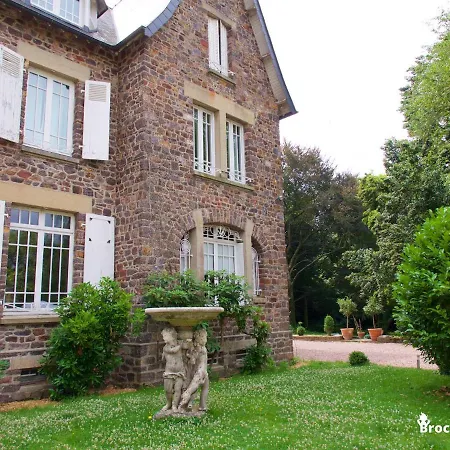 La Maison Rouge-2