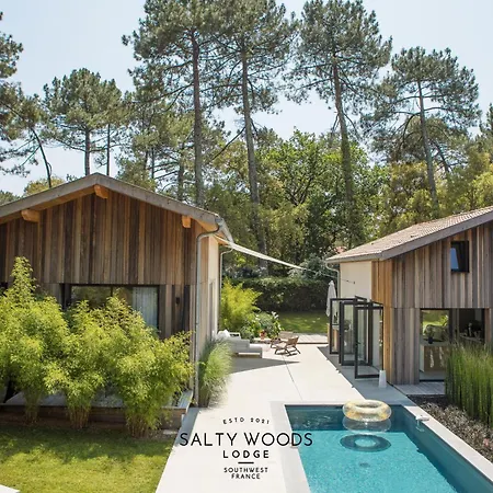 Salty Woods Lodge, Chambre D'Hotes-3
