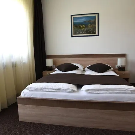 Terminal Rooms Zagreb Airport-3