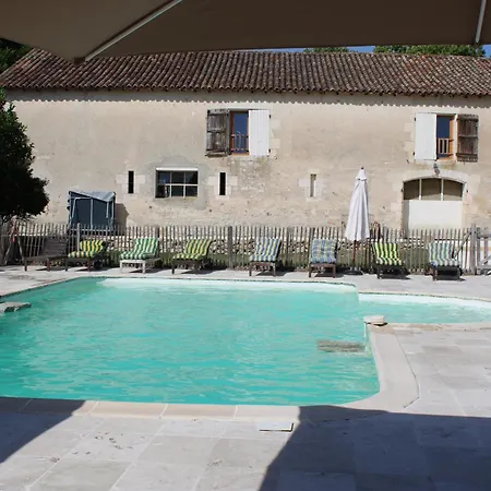 Gîtes du Château de Servanches-3