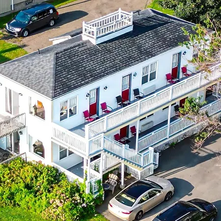 Come From Away B&B-2