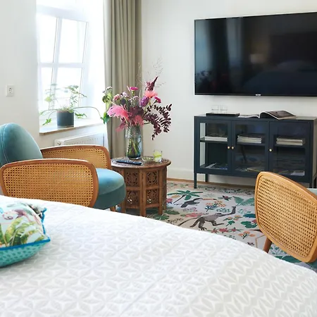 Five Rooms-3