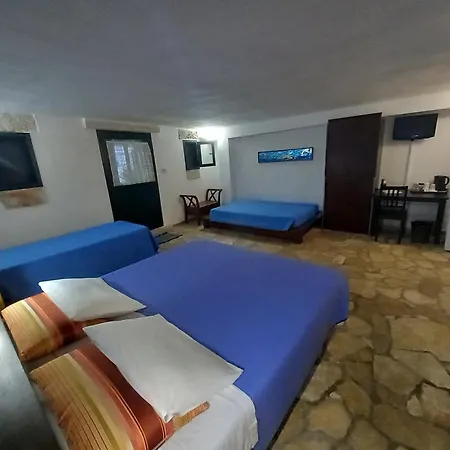 Breezes B&B-2
