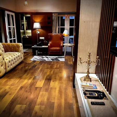 Victorian Elegance Luxury Stays-2