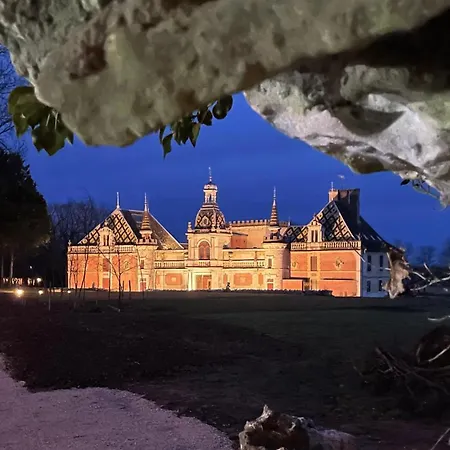 La Suite du Château de Chevigny-en-Valière comprenant deux chambres séparées, située à 12 minutes de la célèbre ville de Beaune-2