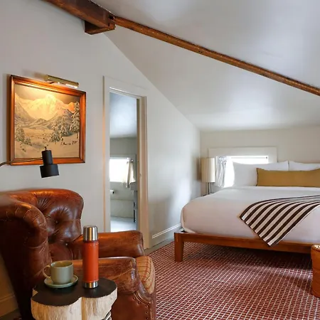 Kingston Carriage House-3